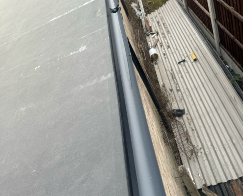 Clean flat roof